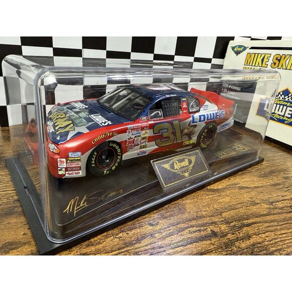 Revell Collectors NASCAR #31 Mike Skinner ARMY Chevy Monte Carlo Diecast 1:24 - Picture 2 of 12
